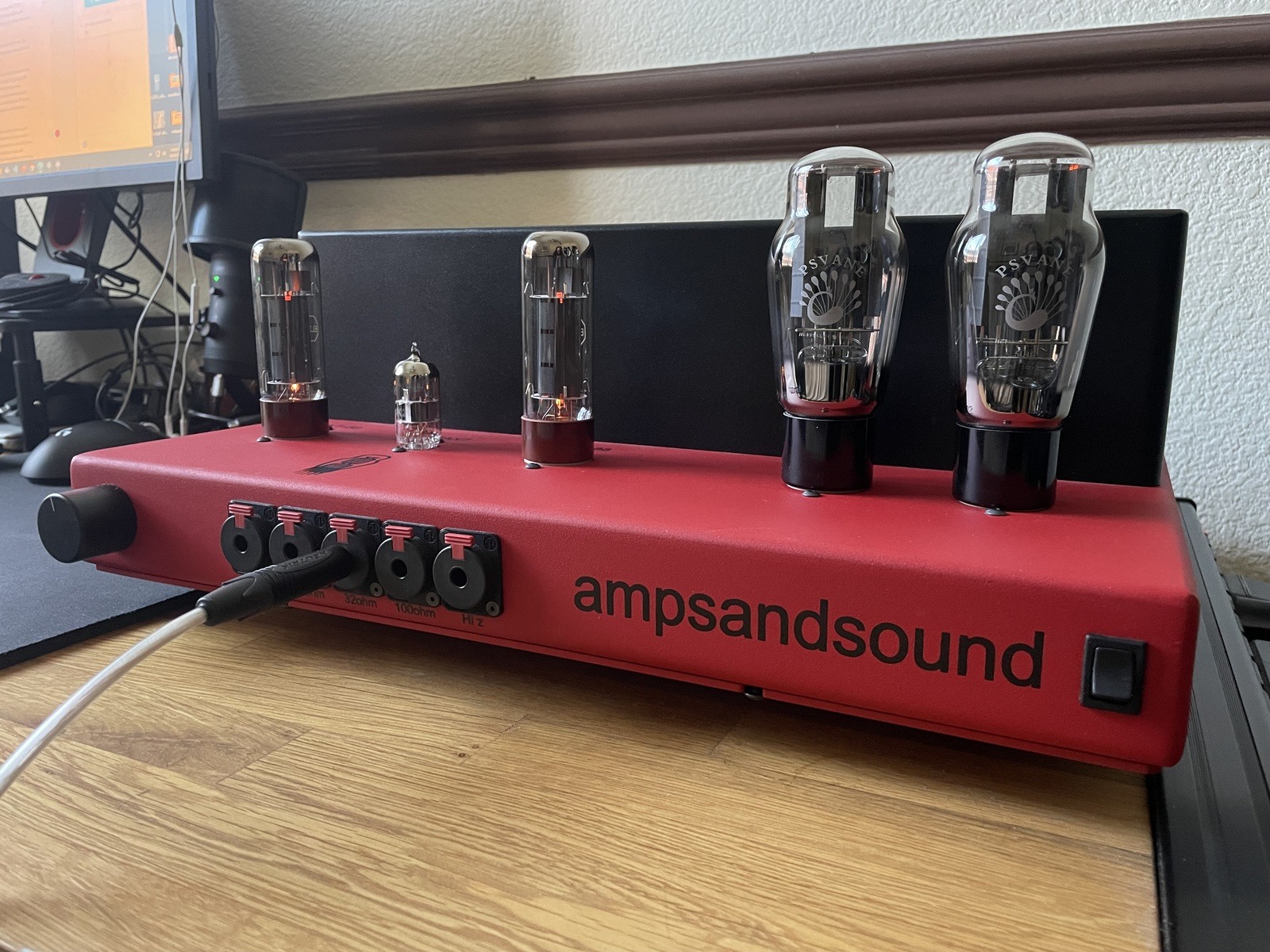 ampsandsound Nautilus powered on with TungSol EL 34 B, JJ 5751, and PS Vane 5U4G