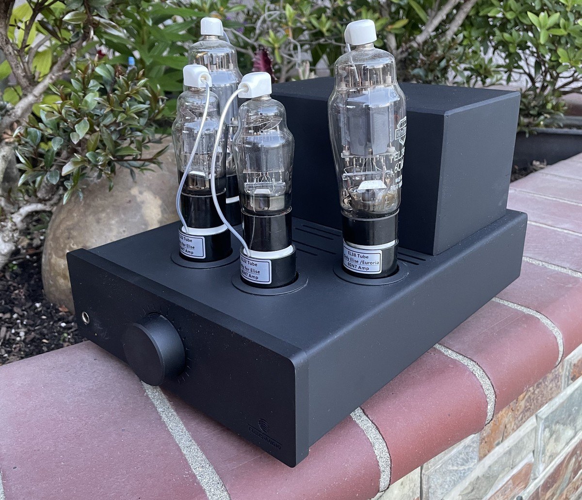 Feliks Audio Euforia with Tubes