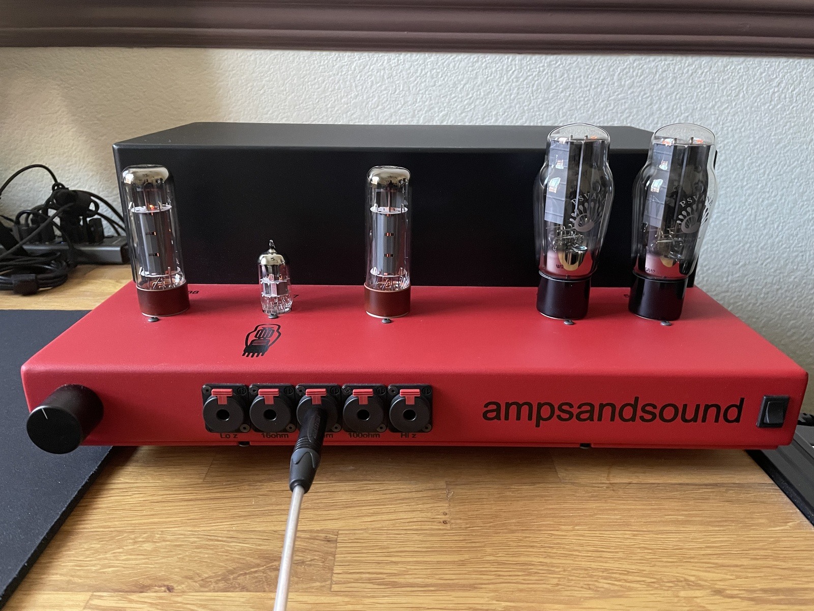 ampsandsound Nautilus powered on with TungSol EL 34 B, JJ 5751, and PS Vane 5U4G